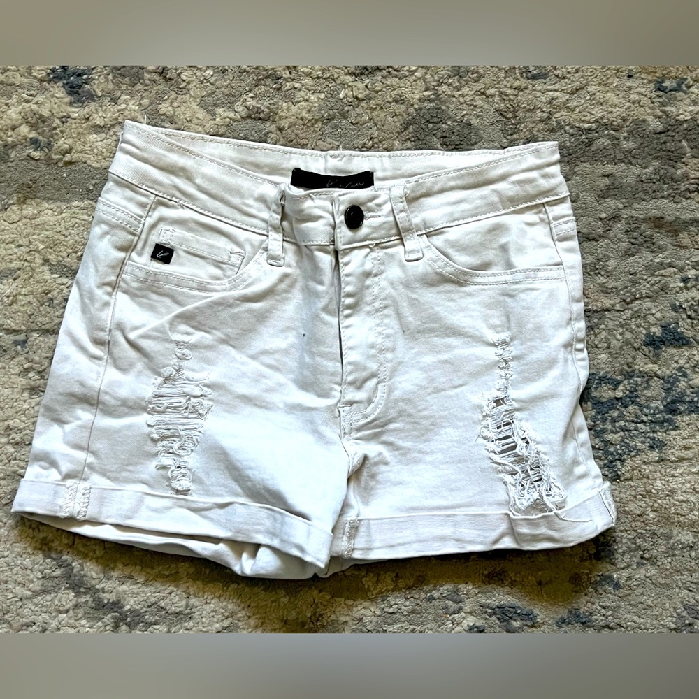 KanCan White Distressed Denim Shorts Size 5/26 Mid Rise Stretch Cuffed Hem